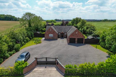 4 bedroom detached bungalow for sale, Field Lane, Burton-on-Trent