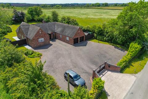 4 bedroom detached bungalow for sale, Field Lane, Burton-on-Trent