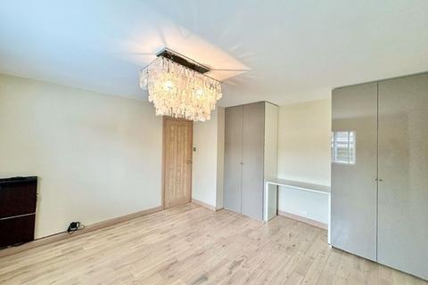 43 Abbots Way, Ayr, KA7 4JH