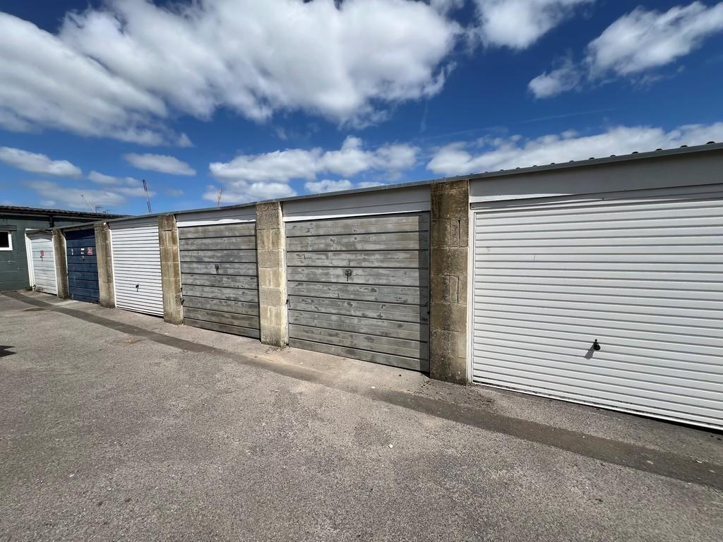 46 Brougham Hayes - garage