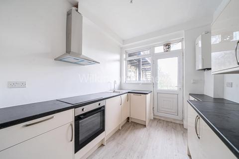 3 bedroom apartment for sale, Brownlow Road, Bounds Green N11