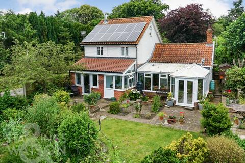 3 bedroom cottage for sale, Strumpshaw Road, Brundall, Norwich