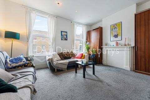 3 bedroom maisonette to rent, Highbury Park, Highbury, London