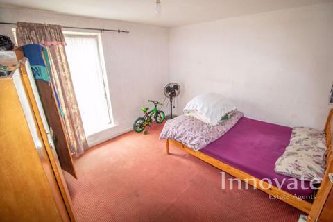 3 bedroom terraced house for sale, Queens Close, Smethwick B67