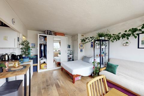 Studio for sale, Seven Sisters Road, London N4