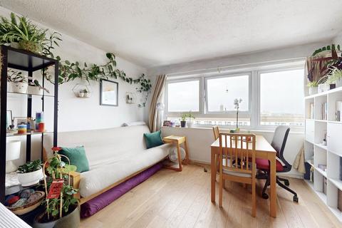 Studio for sale, Seven Sisters Road, London N4