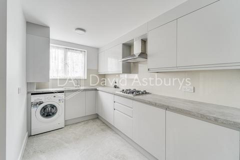 3 bedroom apartment to rent, High Road, Arnos Grove, London