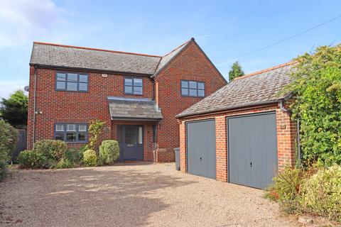 4 bedroom detached house to rent, Fiddlers Lane, East Bergholt