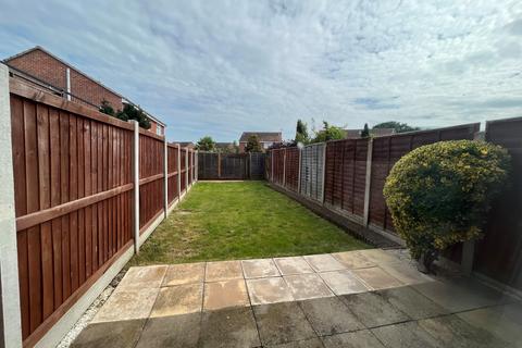 2 bedroom terraced house to rent, Merstham Drive, Clacton On Sea, Essex, CO16