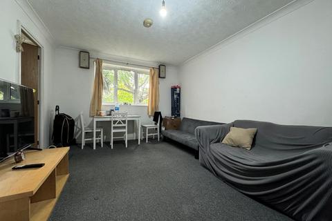 2 bedroom apartment to rent, Raleigh Court, Norwich, NR1