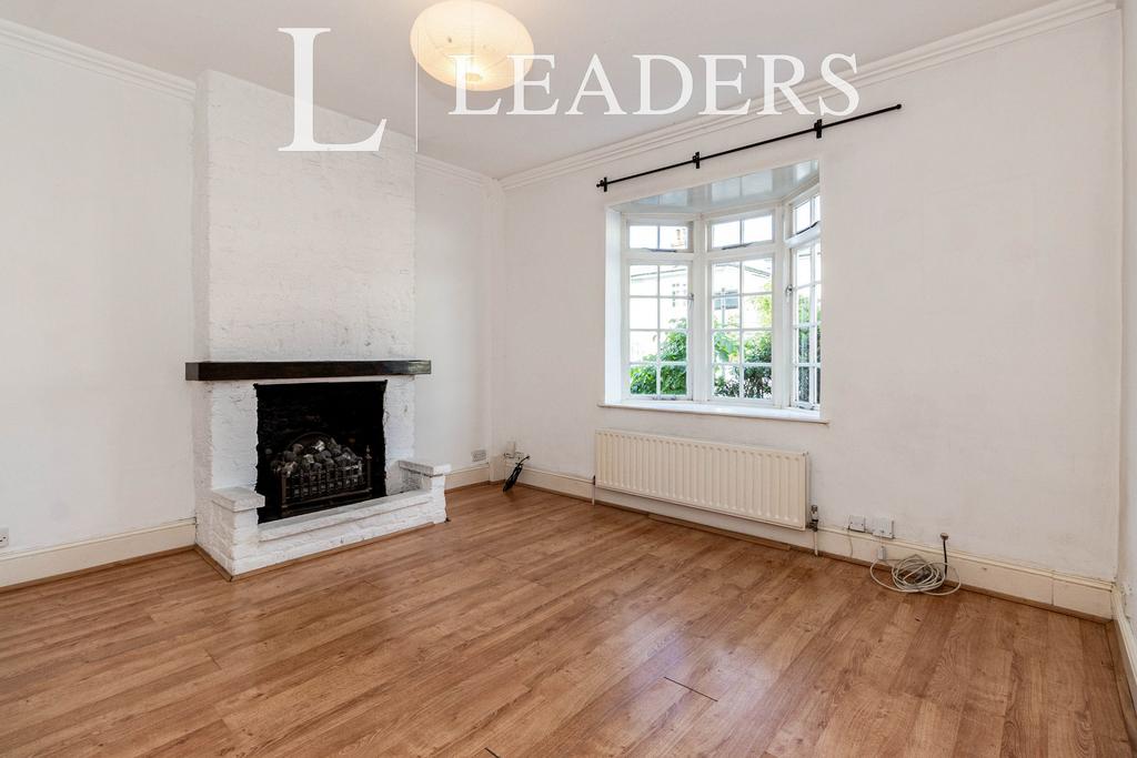 Cottage Grove, Surbiton, KT6 2 bed terraced house £1,995 pcm (£460 pw)