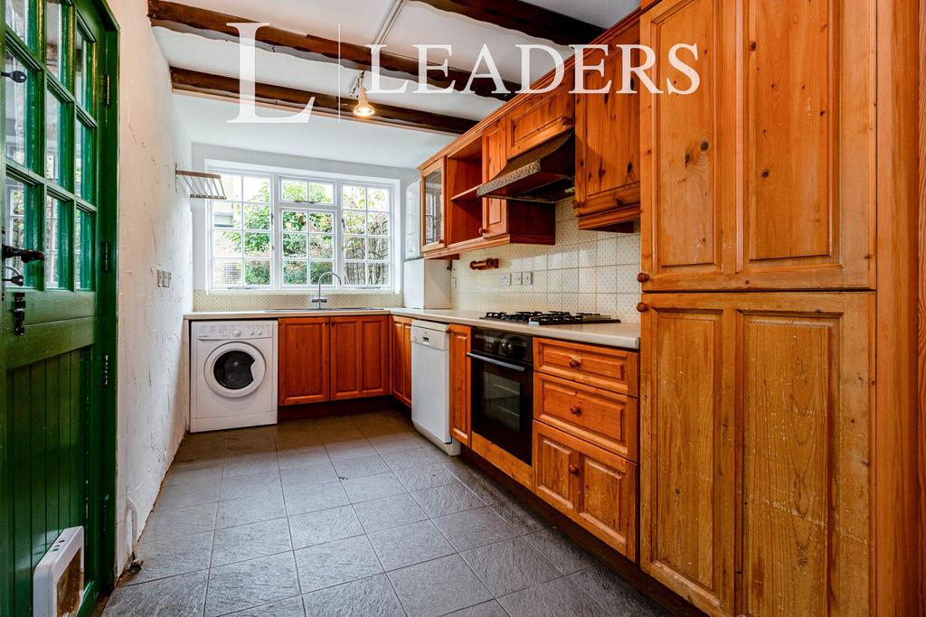 Cottage Grove, Surbiton, KT6 2 bed terraced house to rent £1,995 pcm