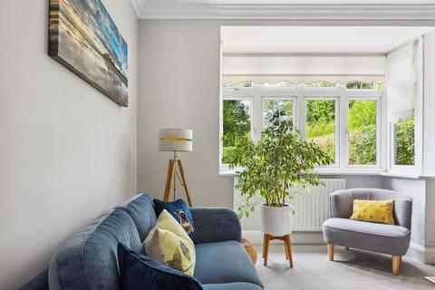 72 Green Lane, Worcester Park, KT4 8AR