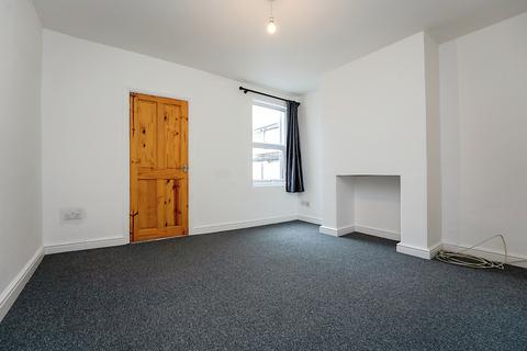 2 bedroom terraced house to rent, Salisbury Street, Swindon