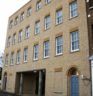 2 bedroom flat to rent, Union Street, Rochester