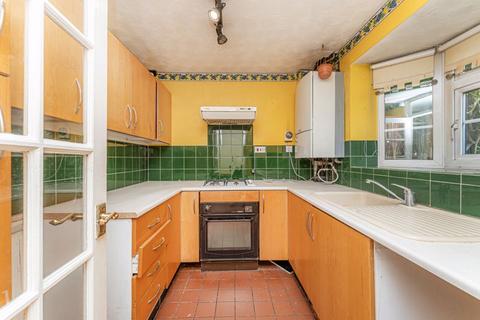 2 bedroom end of terrace house for sale, Firs Avenue, London, N11