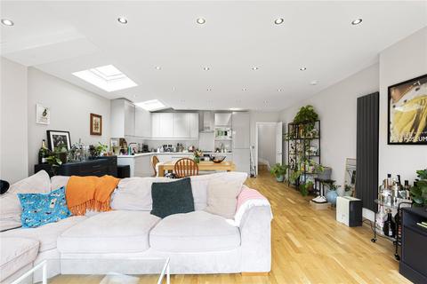 3 bedroom flat to rent, Moyser Road, London, SW16