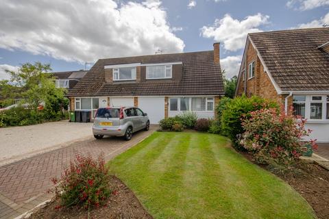 24 Dickens Road, Rugby, CV22 5RW