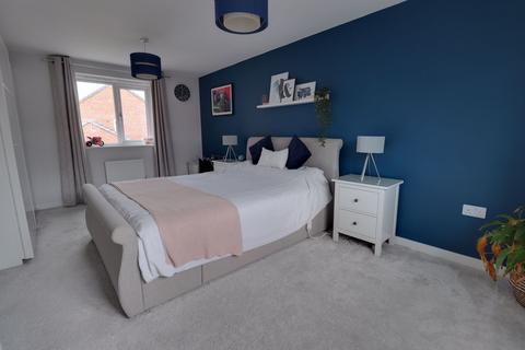 71 Shakespeare Drive, Penkridge, Stafford, ST19 5QZ