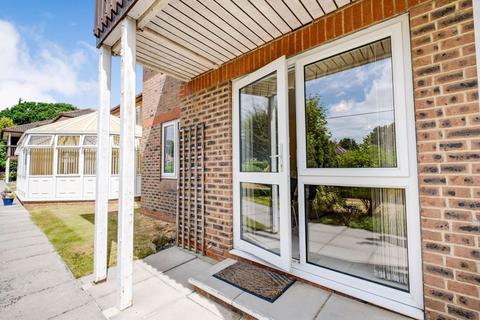 1 bedroom retirement property for sale, Fernlea Avenue, Ferndown BH22