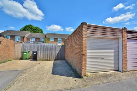 21 Webster Close, Thame, OX9 3TU
