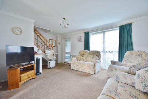 21 Webster Close, Thame, OX9 3TU