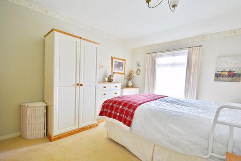 21 Webster Close, Thame, OX9 3TU
