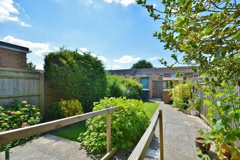 21 Webster Close, Thame, OX9 3TU