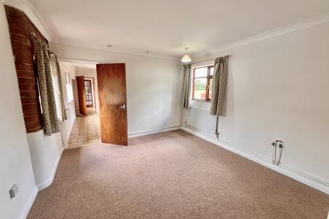 3 bedroom detached bungalow to rent, Rolleston Road, Fiskerton, Southwell
