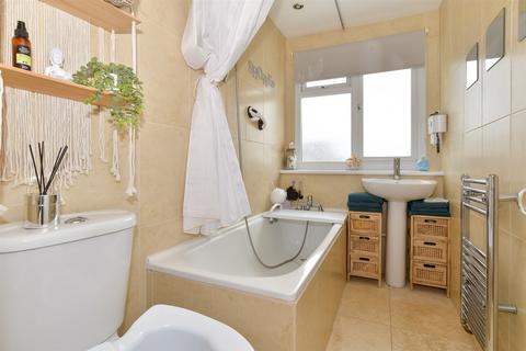 2 bedroom end of terrace house for sale, Shelldrake Close, Isle Of Grain, Rochester, Kent