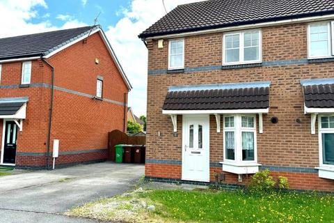 2 bedroom semi-detached house to rent, Swallow Close, Basford, Nottingham, NG6 0NF