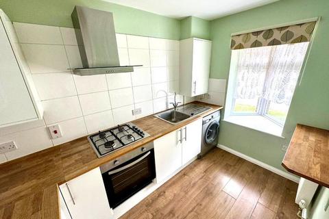 2 bedroom semi-detached house to rent, Swallow Close, Basford, Nottingham, NG6 0NF