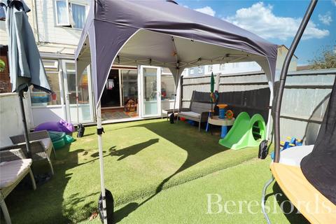 16 Mayflower Close, South Ockendon, RM15 6HY