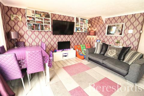 16 Mayflower Close, South Ockendon, RM15 6HY
