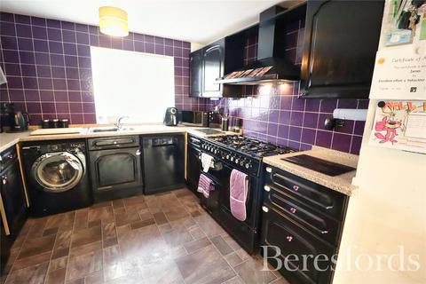 16 Mayflower Close, South Ockendon, RM15 6HY