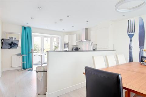 4 Alexander Avenue, Angmering, Littlehampton, BN16 4PQ