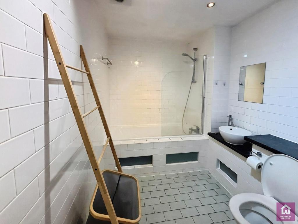 Apartment in New Islington - More