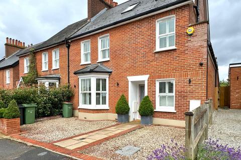 16 Glebe Road, Ashtead, KT21 2NU