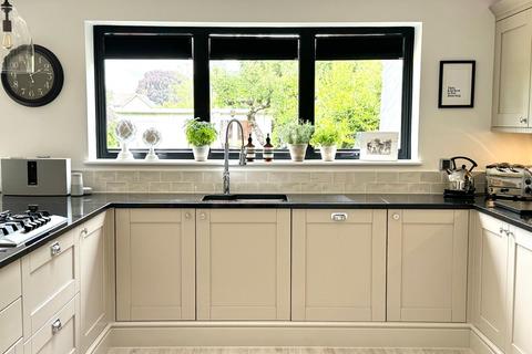 16 Glebe Road, Ashtead, KT21 2NU
