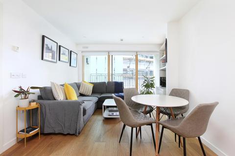 2 bedroom flat for sale, Hardwicks Square, London SW18