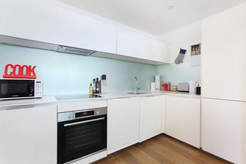 2 bedroom flat for sale, Hardwicks Square, London SW18