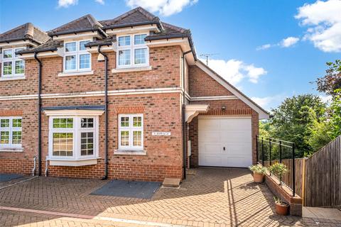 6 Hillcrest, Storrington, Pulborough, RH20 4DT