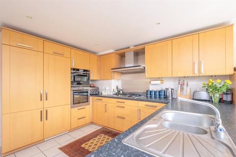 6 Hillcrest, Storrington, Pulborough, RH20 4DT