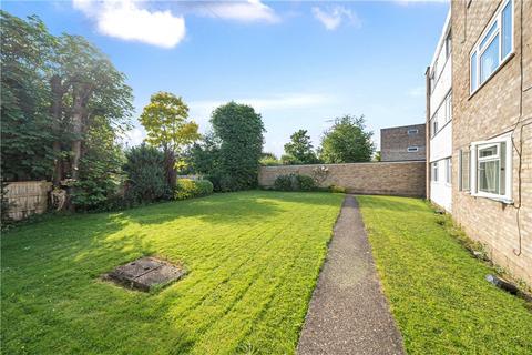 2 bedroom apartment for sale, Lonsdale Close, Pinner, Middlesex