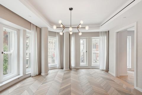 4 bedroom flat to rent, Basil Street, Knightsbridge, London