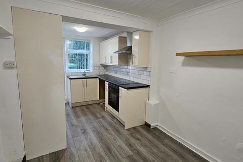 2 bedroom flat to rent, Membury Close, Moorside, Sunderland