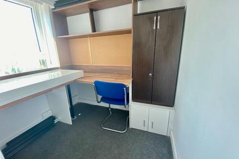 Office to rent, High Road, Pitsea