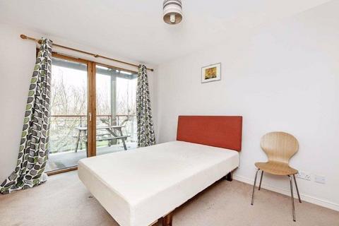 2 bedroom apartment to rent, Perry Court, London E14