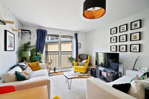 1 bedroom apartment for sale, Padstone House, London E3