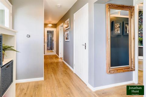 40 Longmead, Letchworth Garden City, SG6 4HR